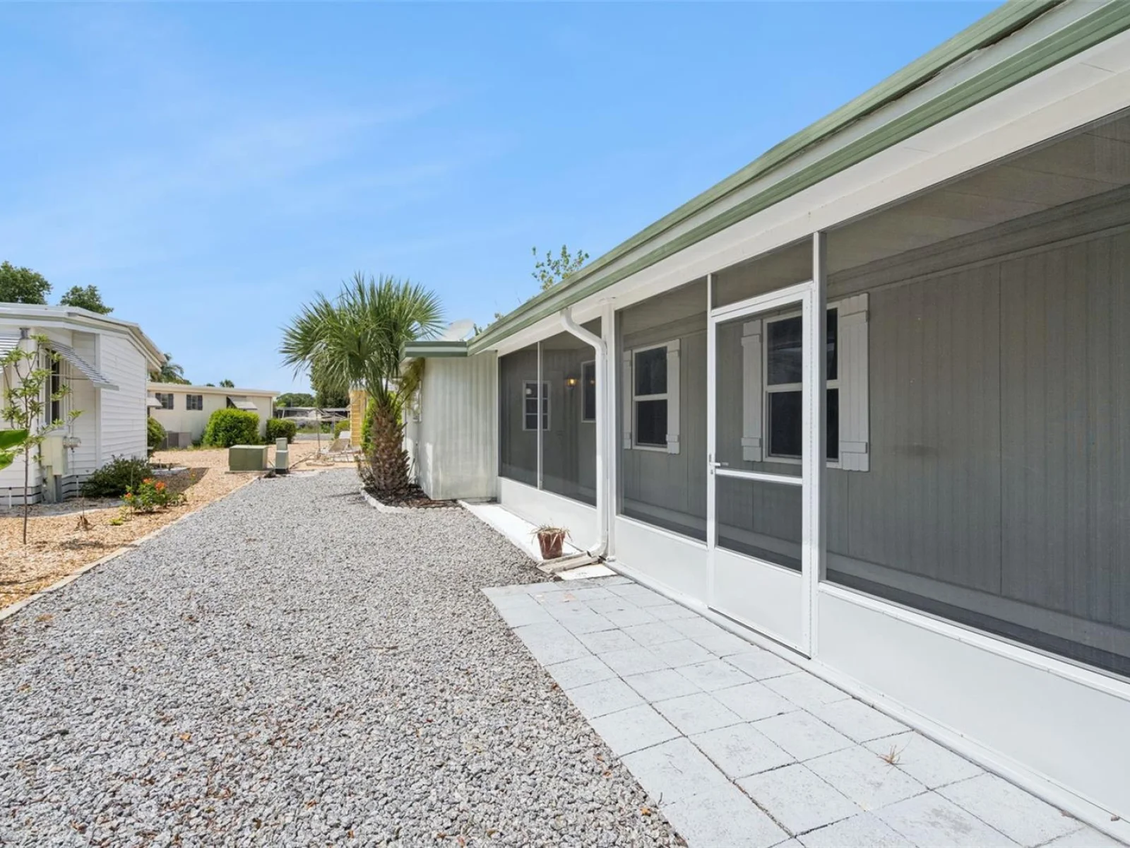 723 VIKING AVE, TAVARES, FL — photo 26