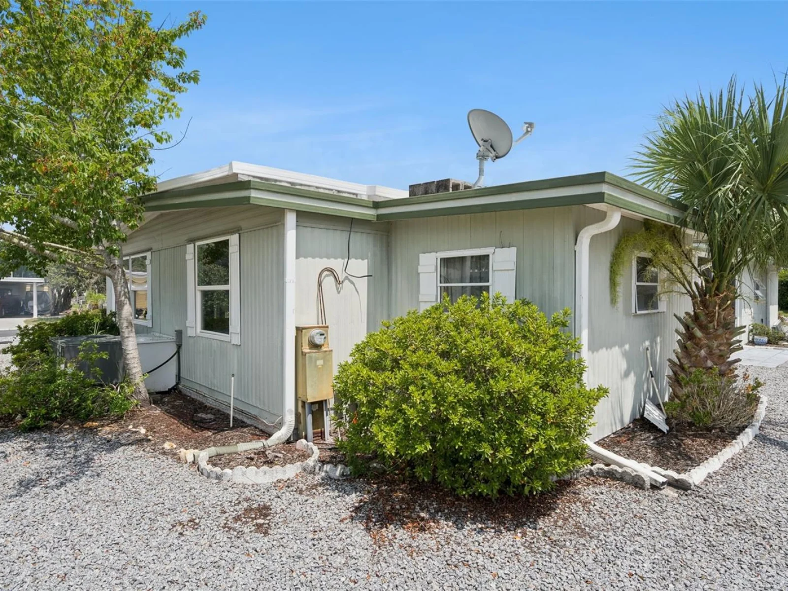 723 VIKING AVE, TAVARES, FL — photo 27