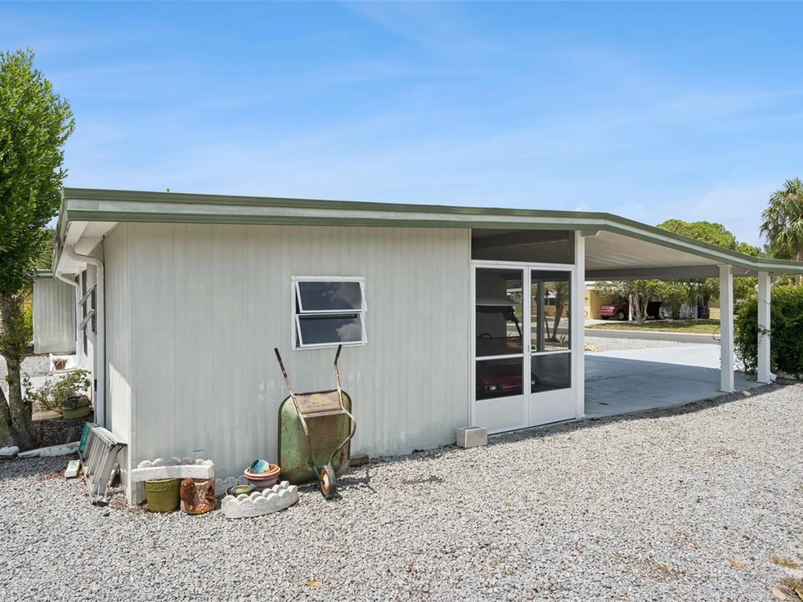 723 VIKING AVE, TAVARES, FL — photo 28
