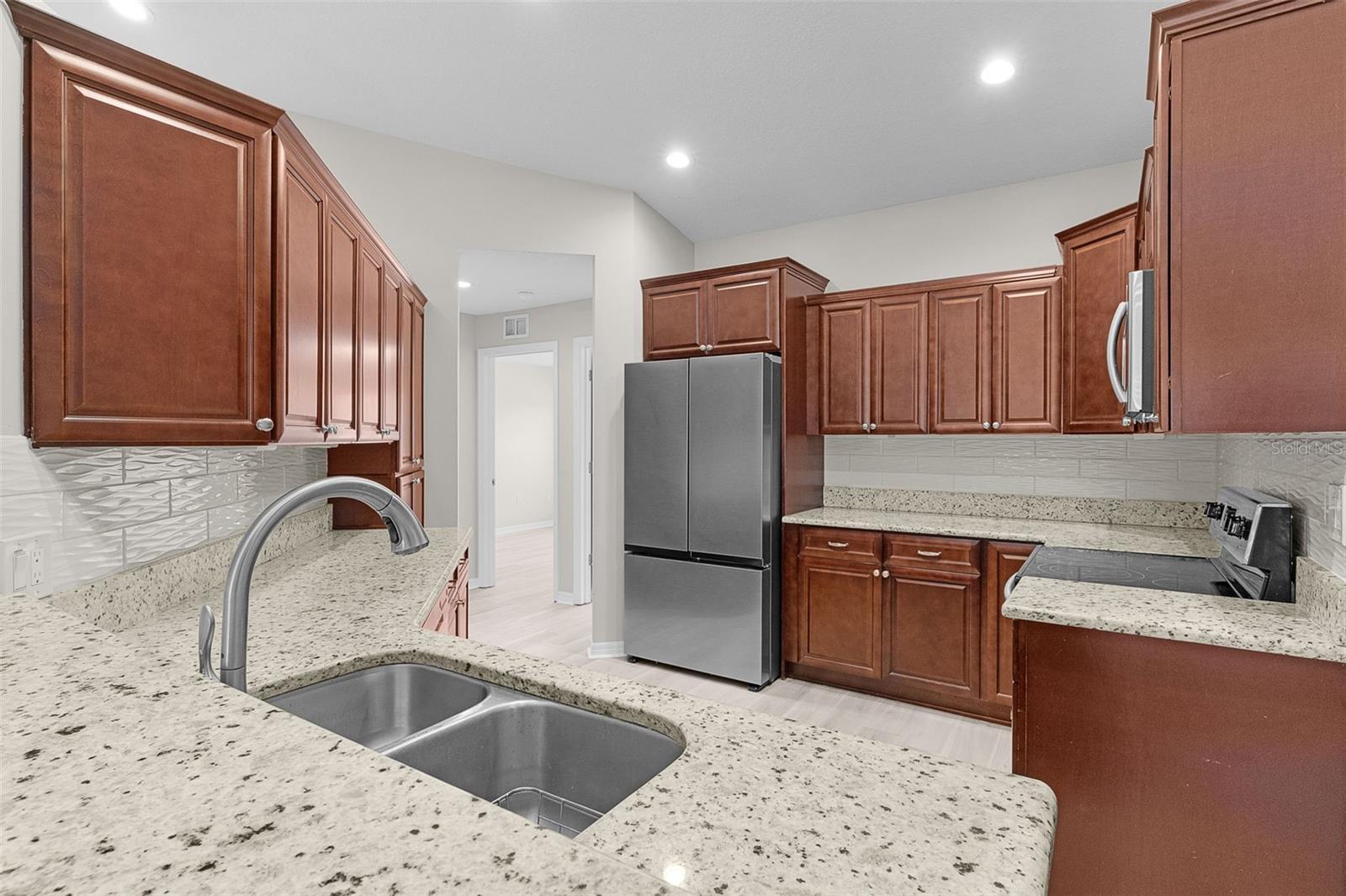 5308 BOWLINE CT, OXFORD, FL — photo 8