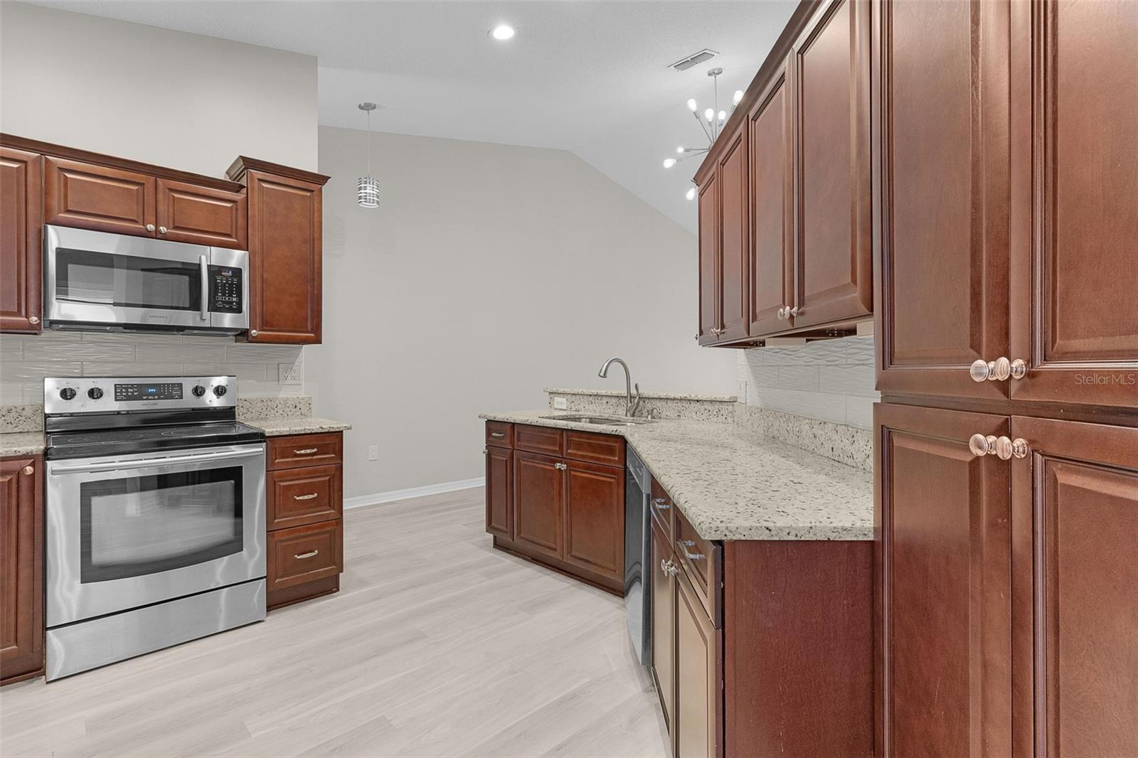 5308 BOWLINE CT, OXFORD, FL — photo 9