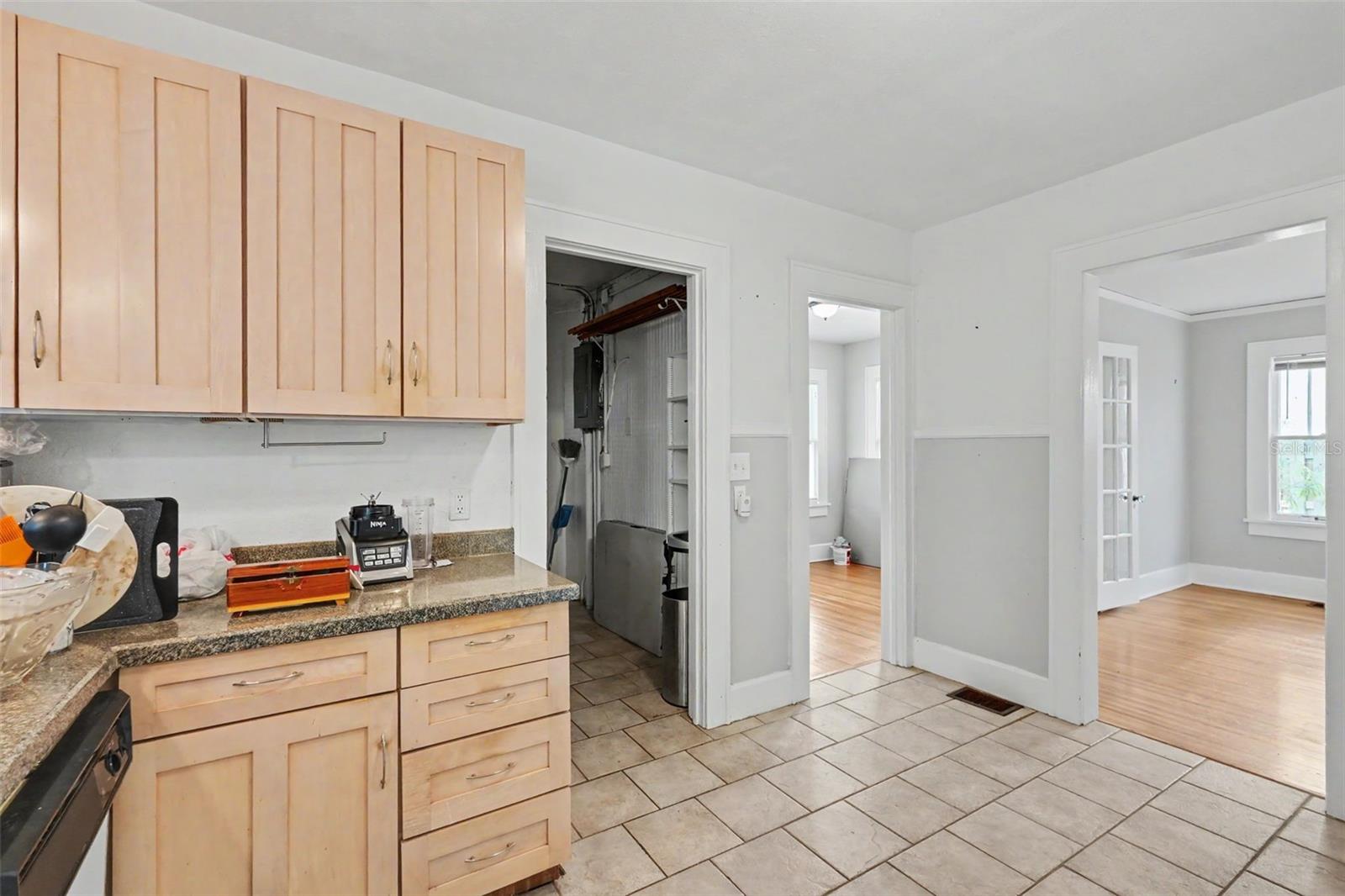 5441 1ST AVE N, ST PETERSBURG, FL — photo 21