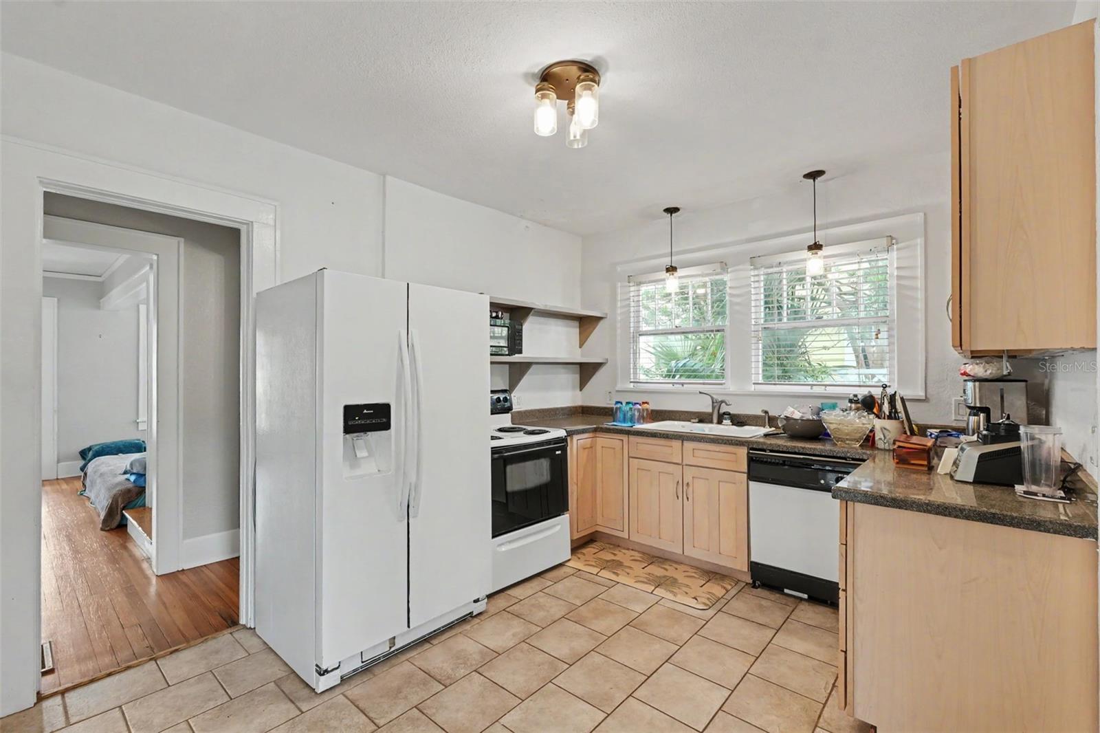 5441 1ST AVE N, ST PETERSBURG, FL — photo 22