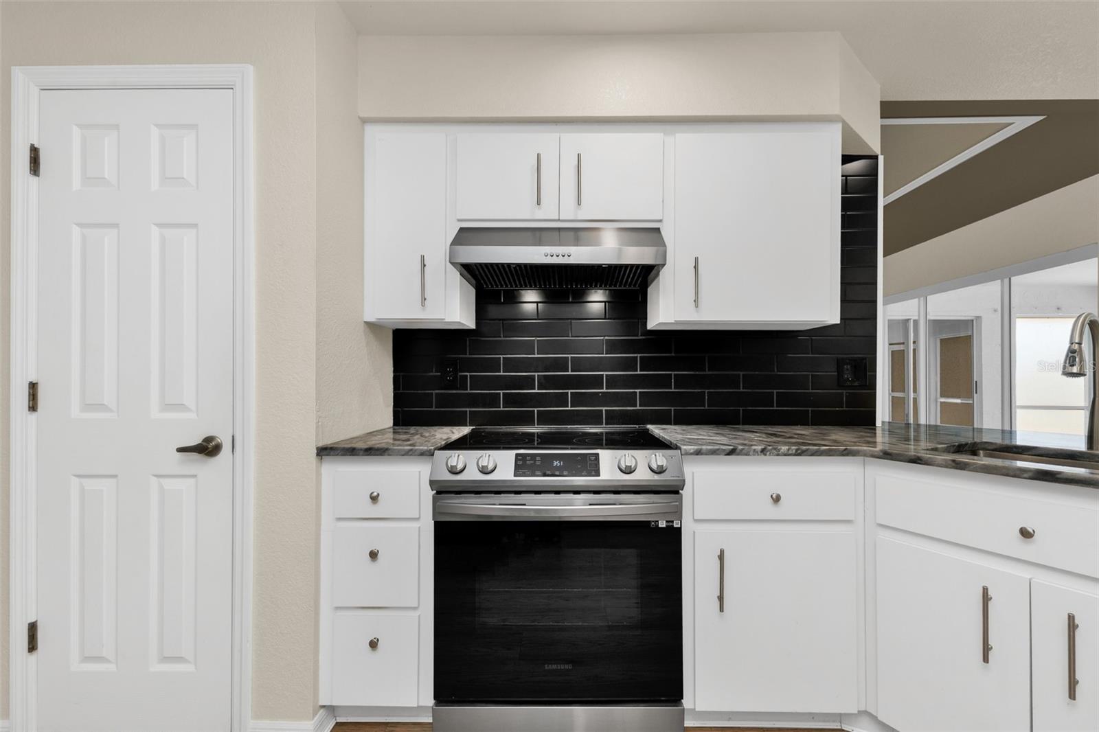 297 FLAMINGO BLVD, PORT CHARLOTTE, FL — photo 19