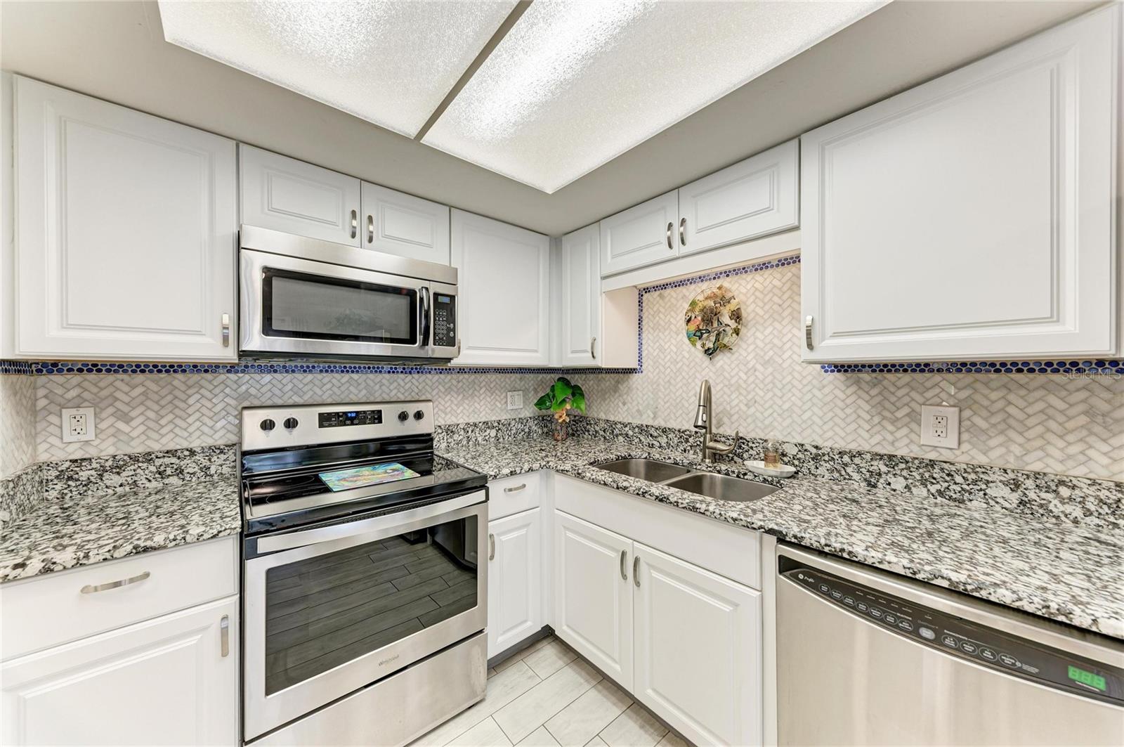 764 N JEFFERSON AVE #764, SARASOTA, FL — photo 10