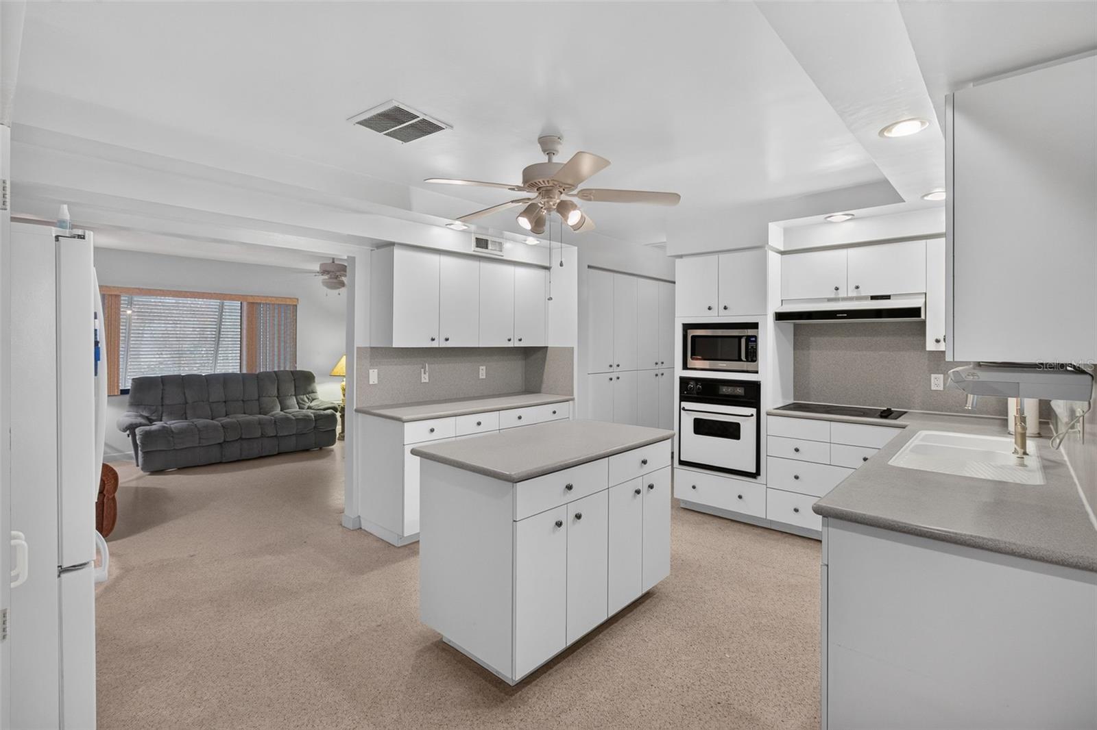 2012 RIPON DR, CLEARWATER, FL — photo 8