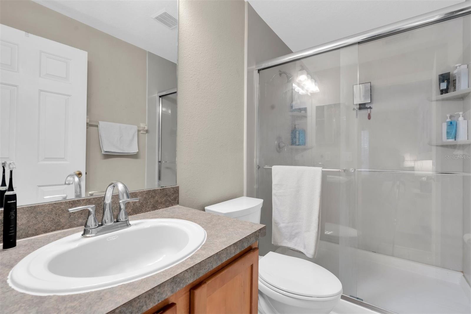 9548 CHARLESBERG DRIVE, TAMPA, FL — photo 17
