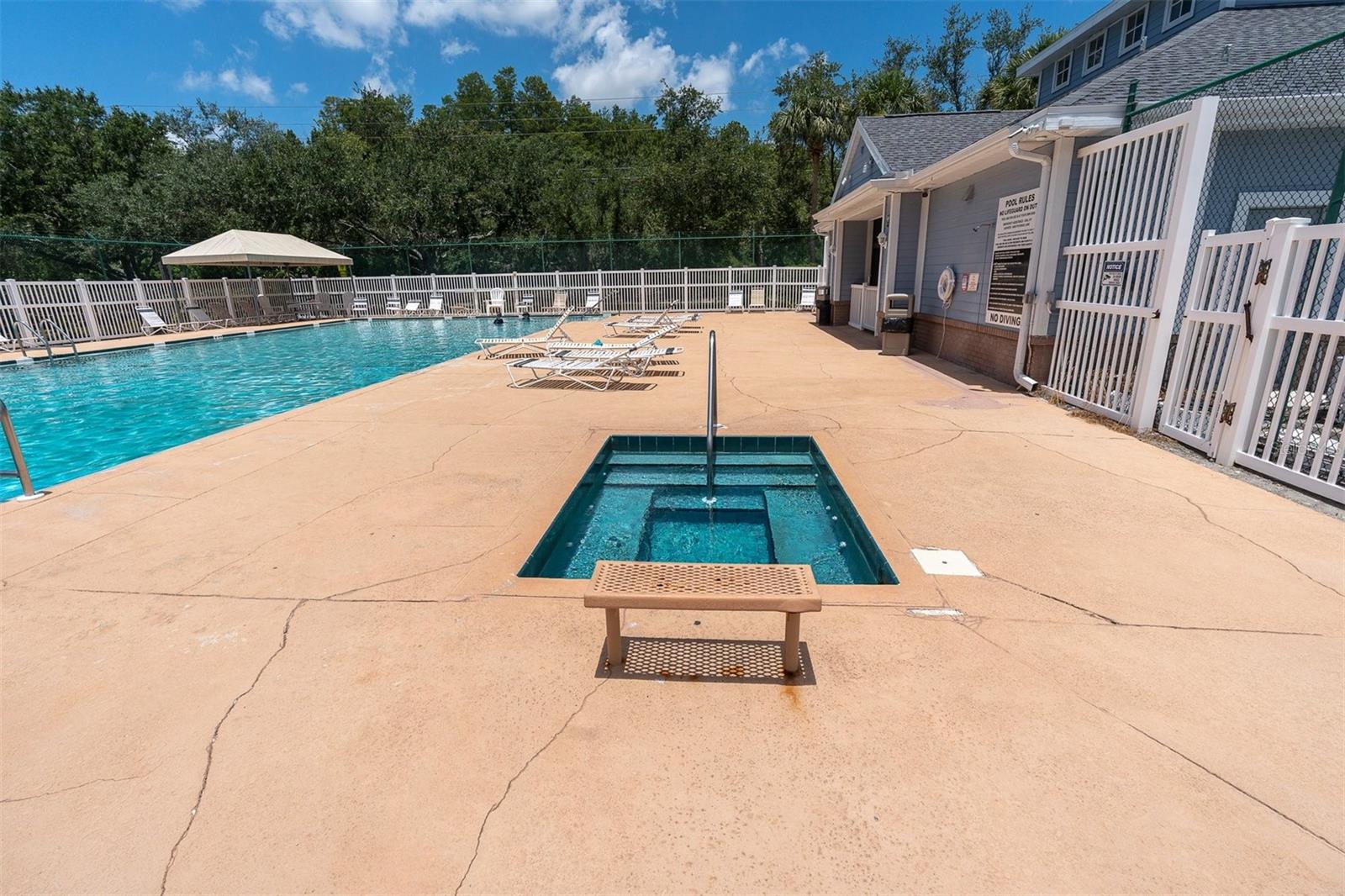 9548 CHARLESBERG DRIVE, TAMPA, FL — photo 28