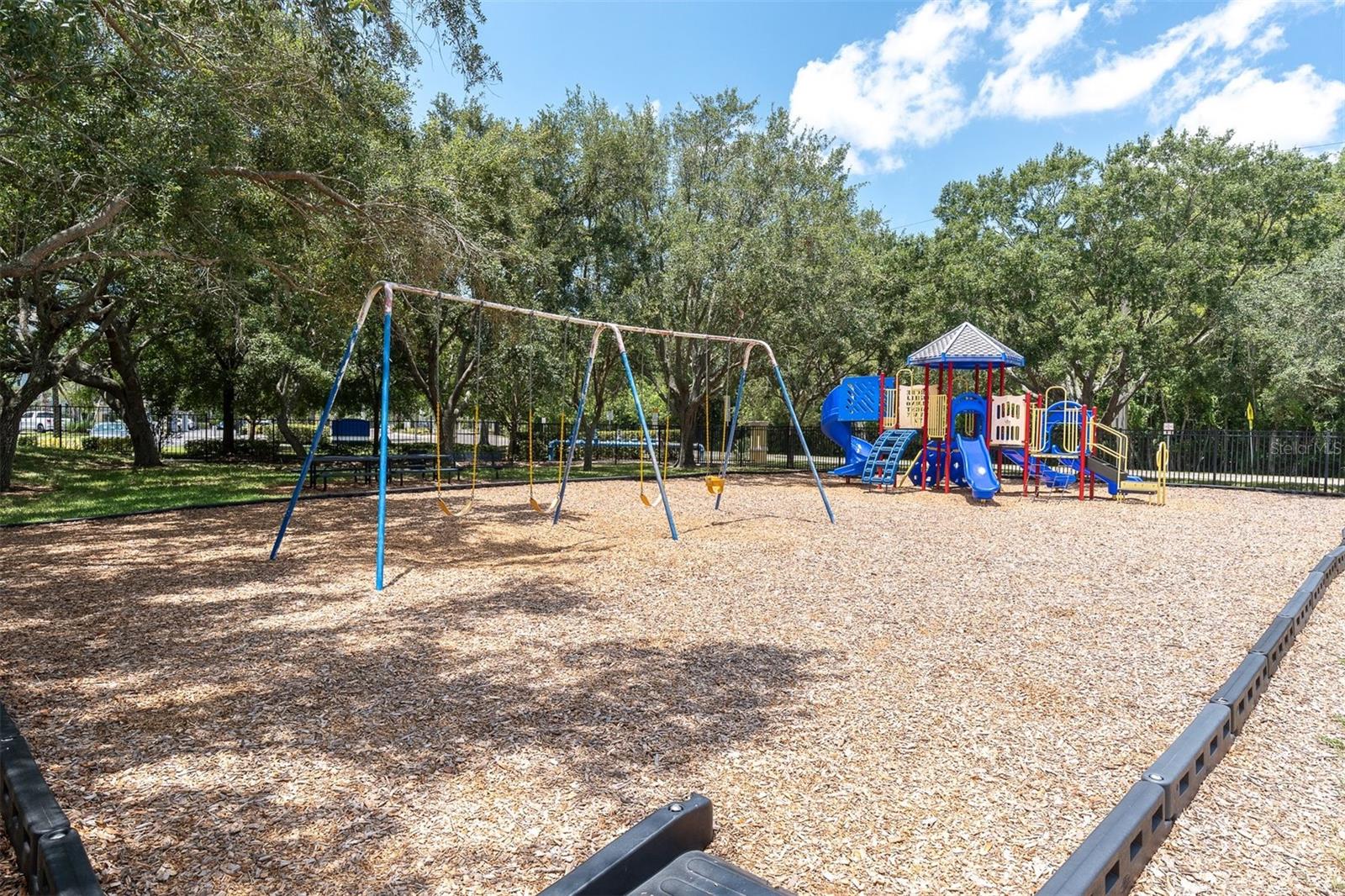 9548 CHARLESBERG DRIVE, TAMPA, FL — photo 30