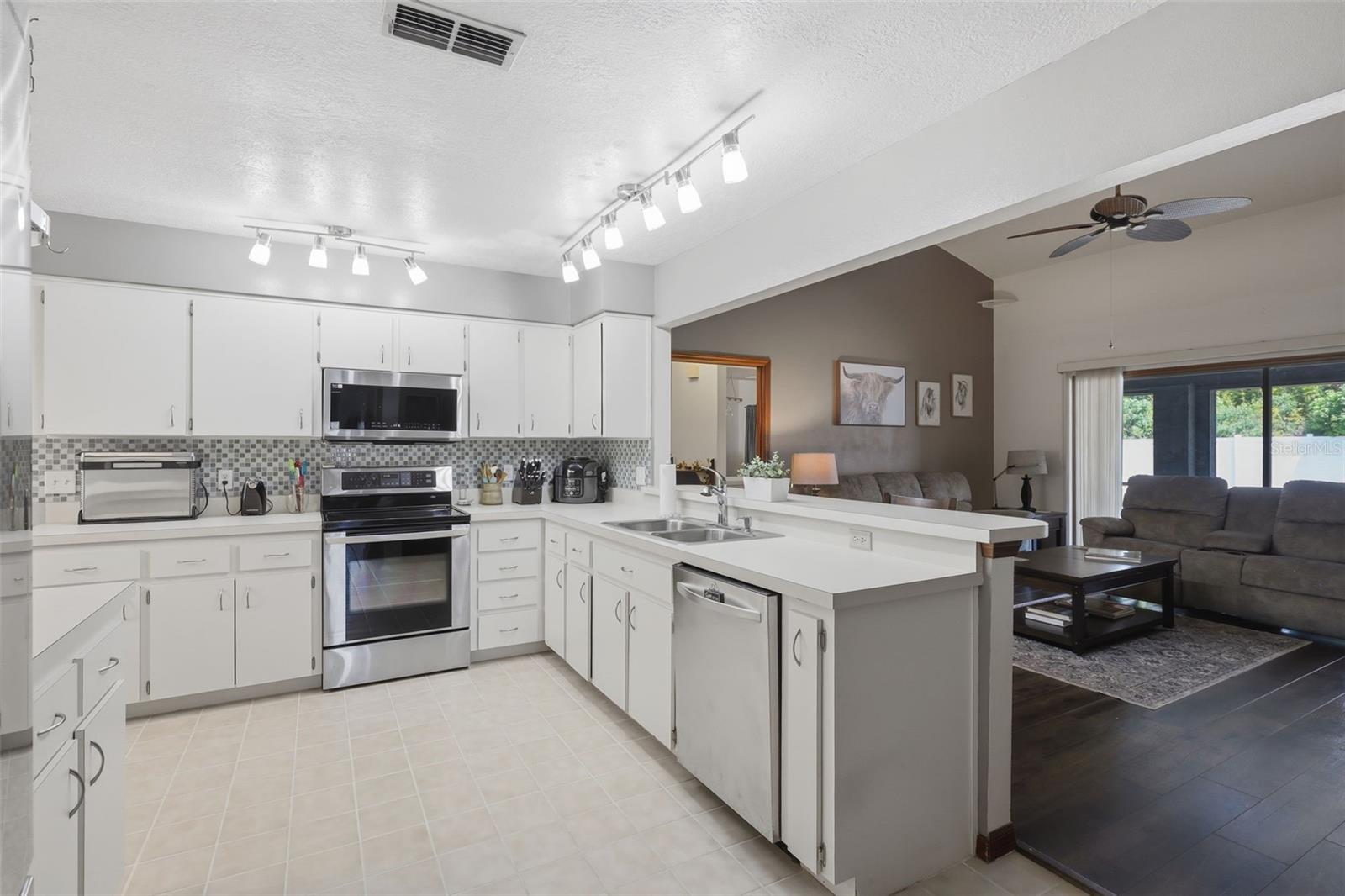 168 COMMUNITY DR, DEBARY, FL — photo 31