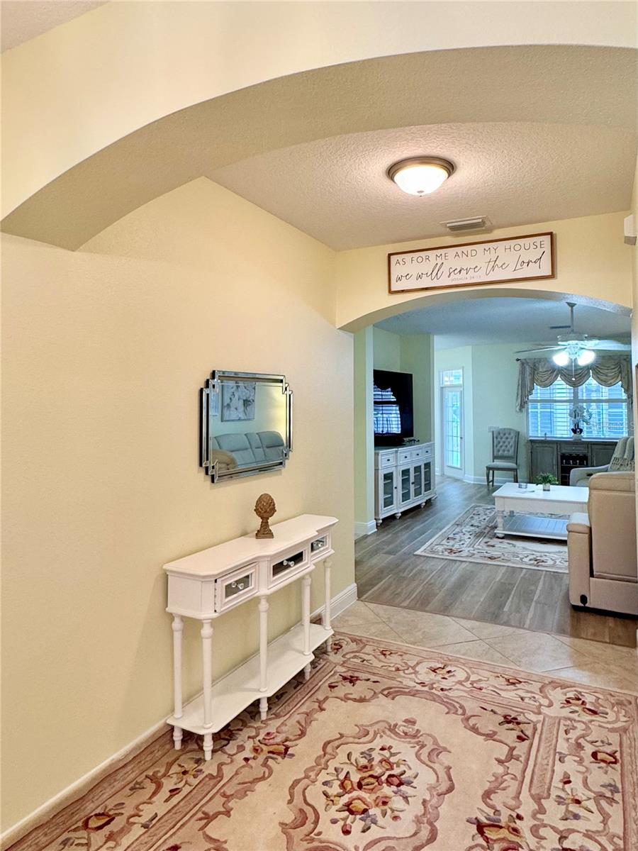 646 MURPHYS ESTATE DR, THE VILLAGES, FL — photo 2