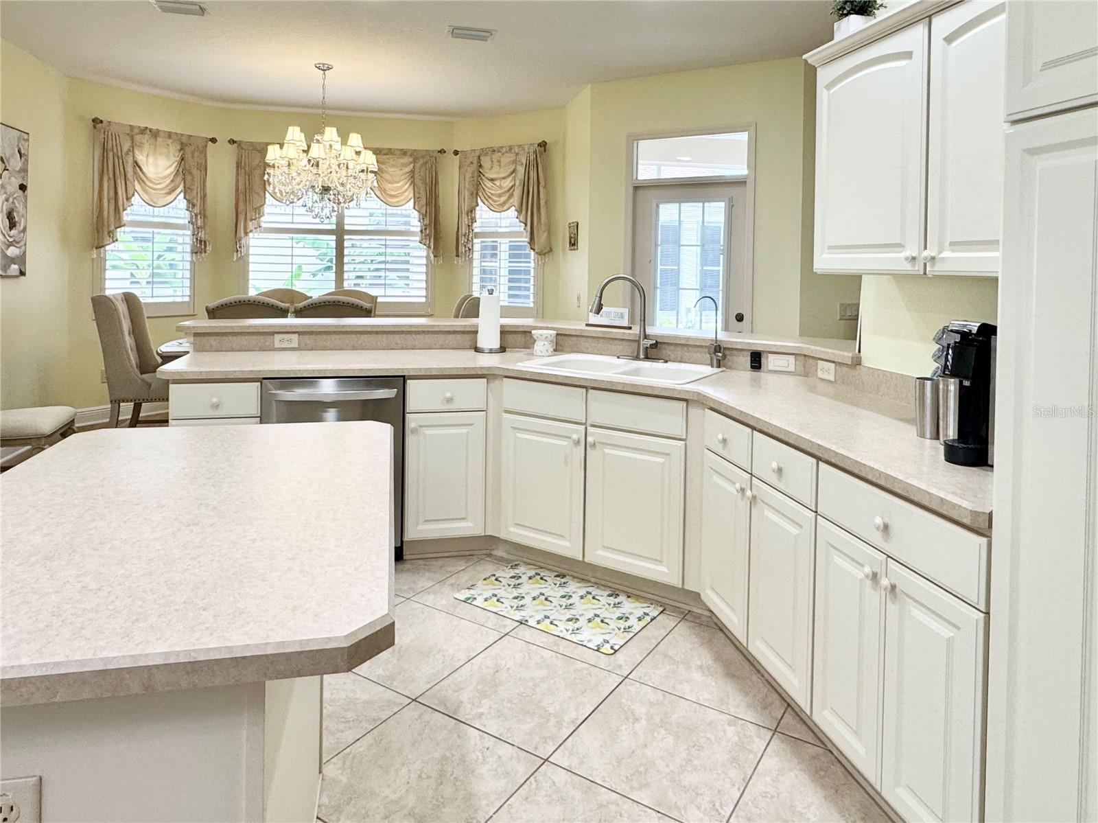 646 MURPHYS ESTATE DR, THE VILLAGES, FL — photo 6