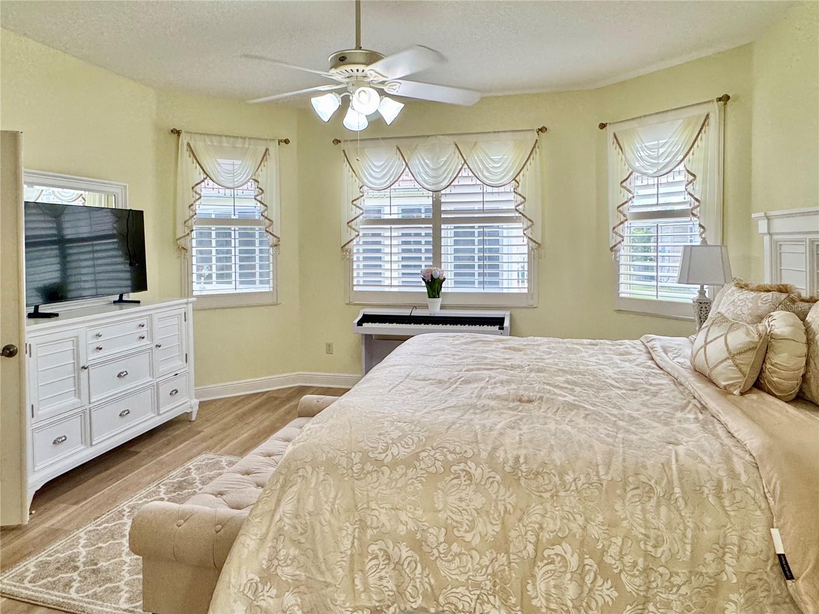 646 MURPHYS ESTATE DR, THE VILLAGES, FL — photo 13