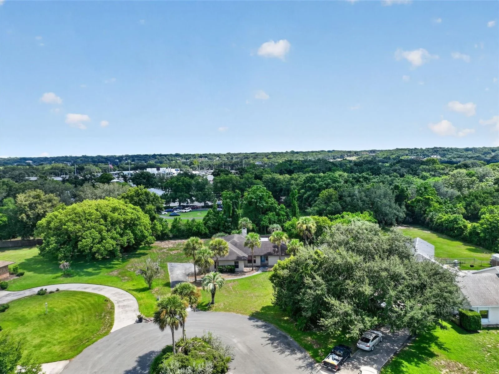 2085 SUSSEX DR, MOUNT DORA, FL — photo 1