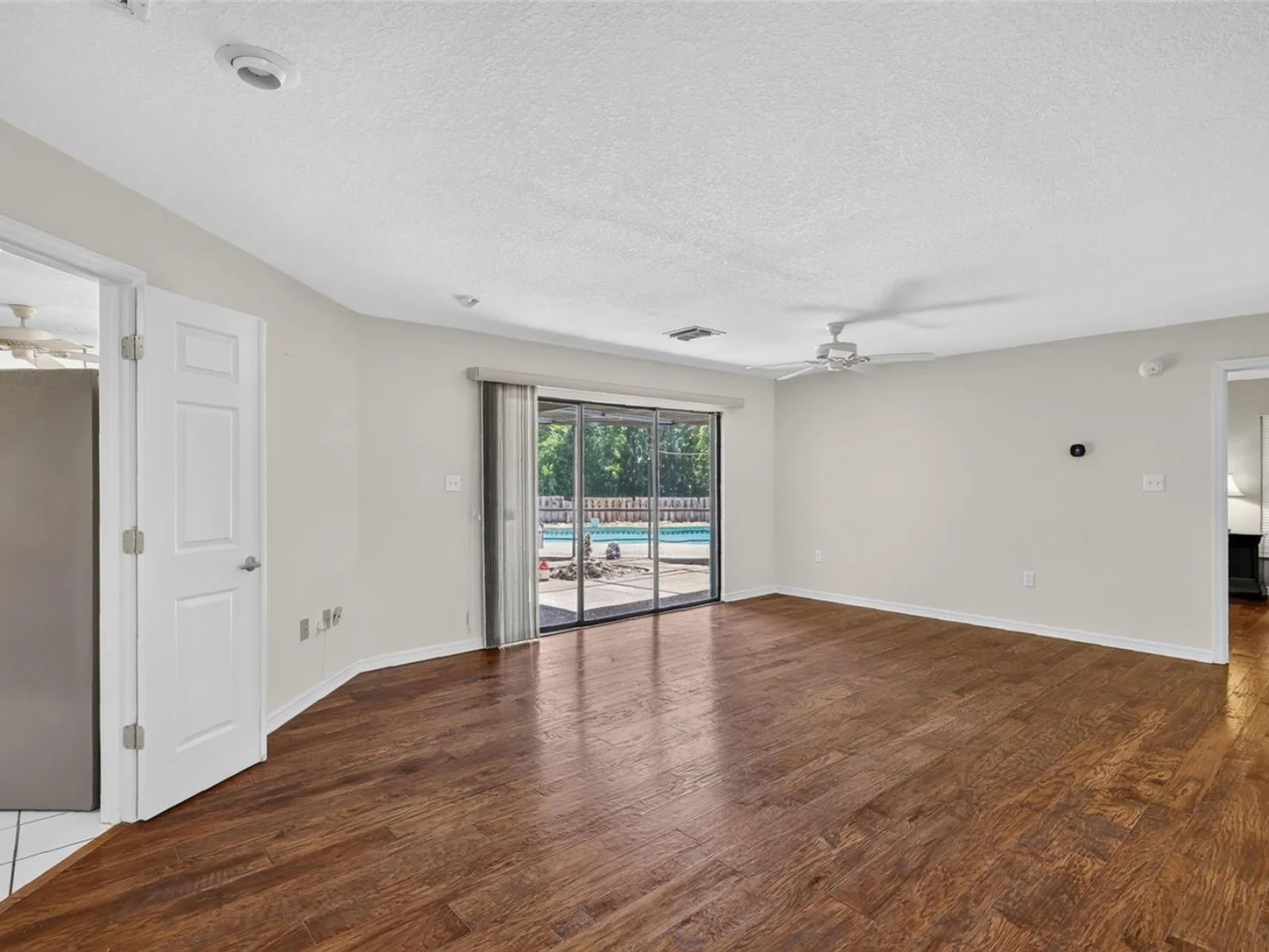 2085 SUSSEX DR, MOUNT DORA, FL — photo 10
