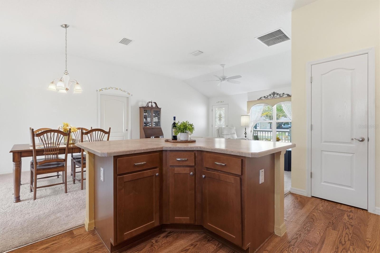 2007 YEARLING WAY, THE VILLAGES, FL — photo 8