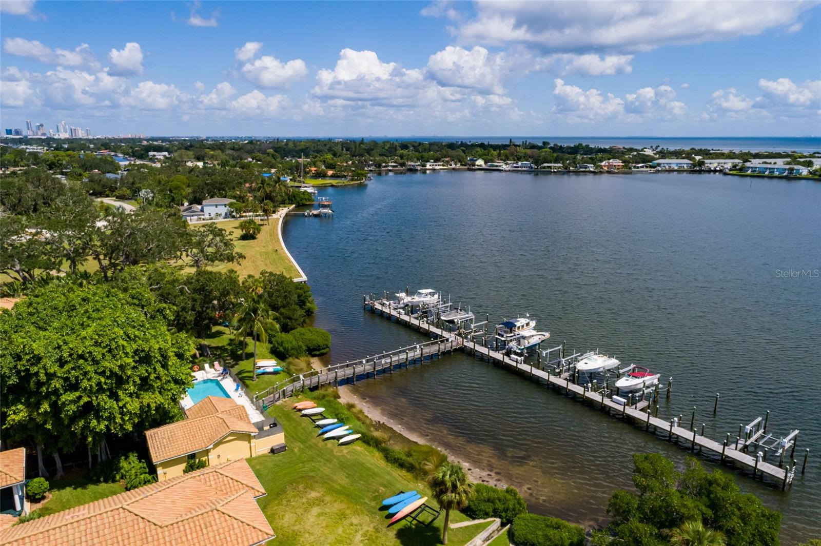 190 BANYAN BAY DR, ST PETERSBURG, FL — photo 3