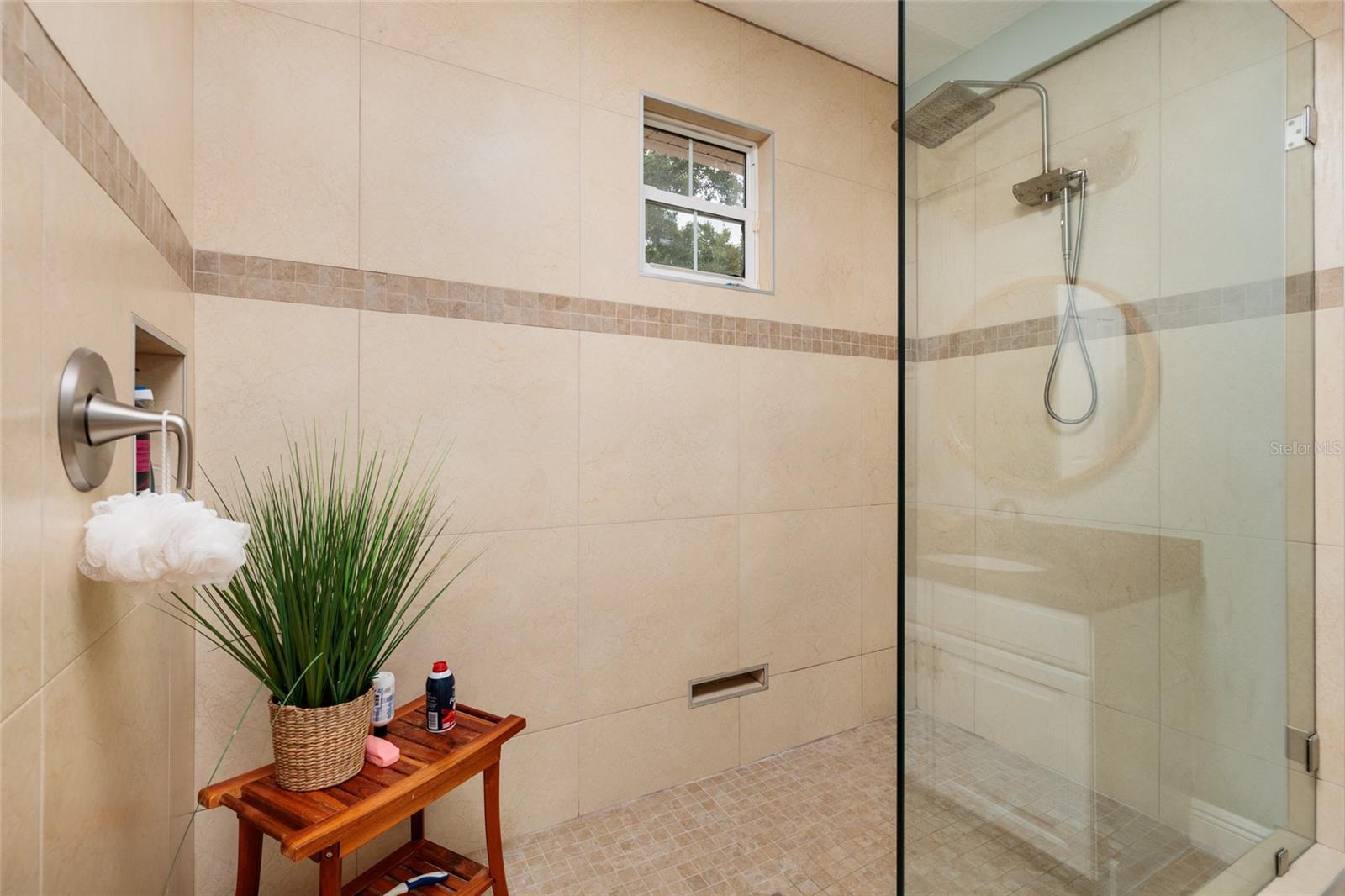 190 BANYAN BAY DR, ST PETERSBURG, FL — photo 26