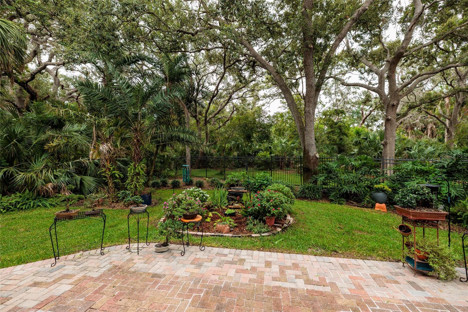 190 BANYAN BAY DR, ST PETERSBURG, FL — photo 38