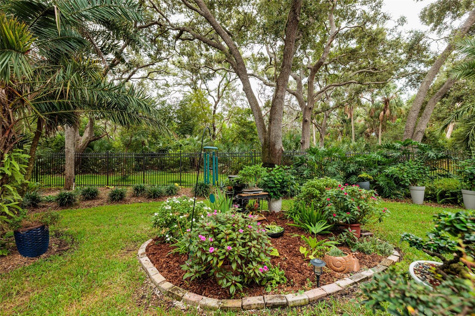 190 BANYAN BAY DR, ST PETERSBURG, FL — photo 39