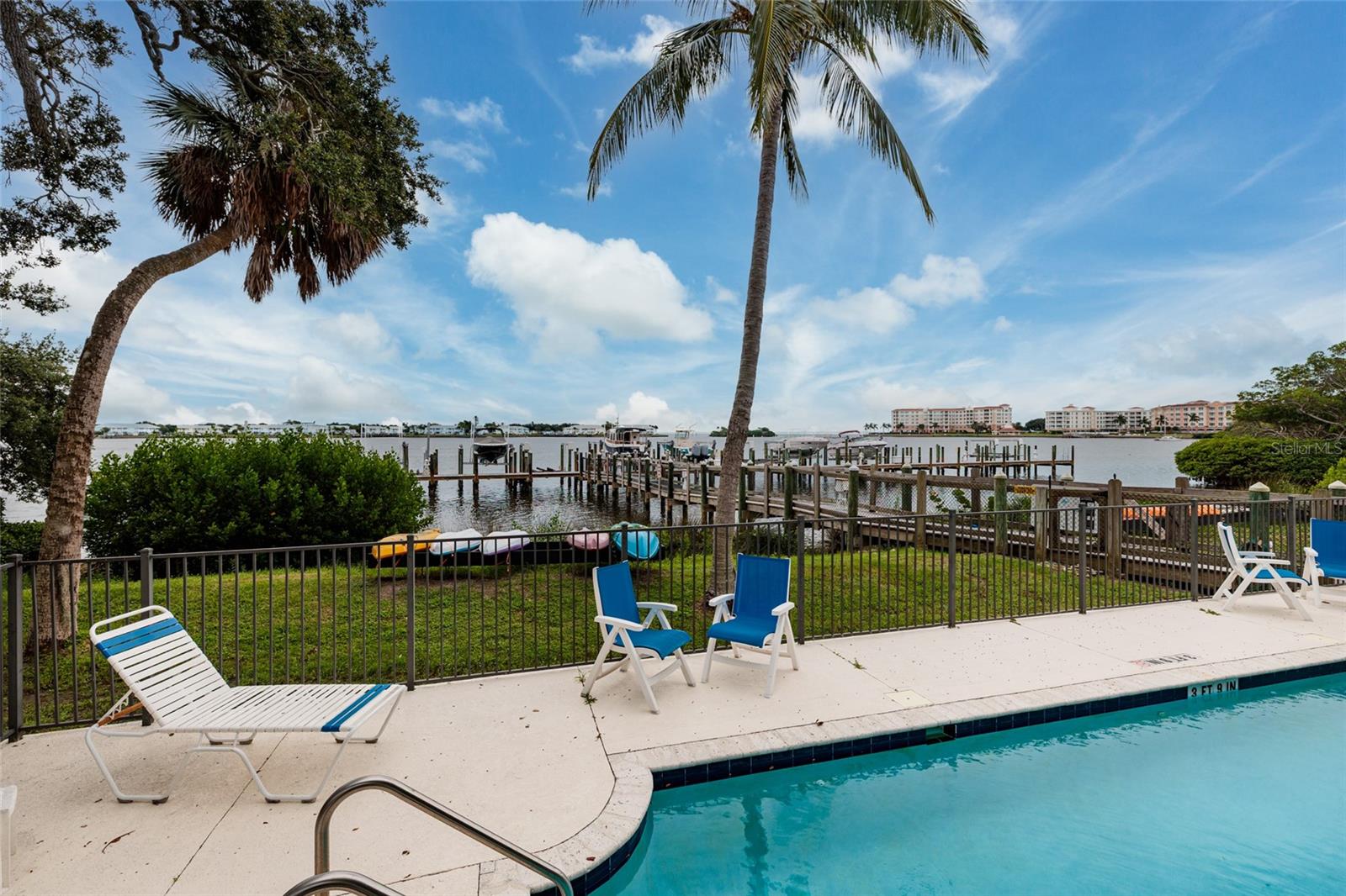 190 BANYAN BAY DR, ST PETERSBURG, FL — photo 46