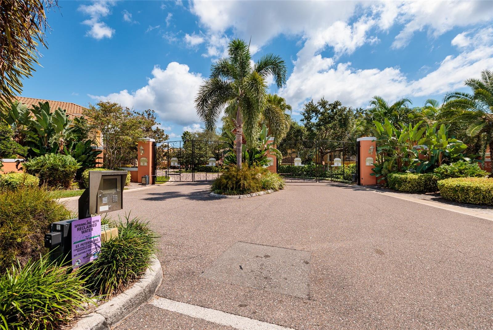 190 BANYAN BAY DR, ST PETERSBURG, FL — photo 51