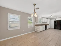 610 W MAUD ST — photo 39