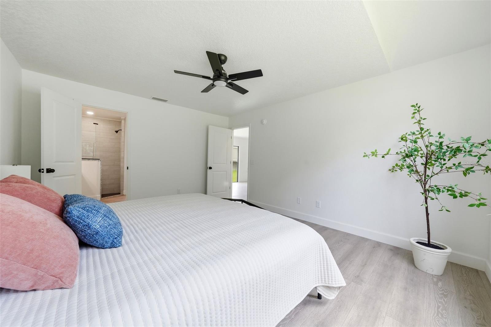350 LAKE CRESCENT DR, DEBARY, FL — photo 10