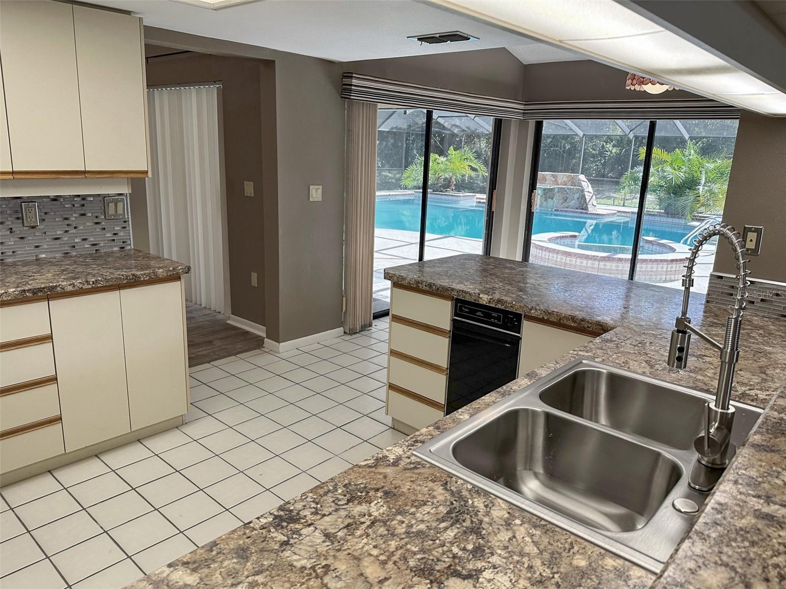 8732 SKYMASTER DR, NEW PORT RICHEY, FL — photo 16