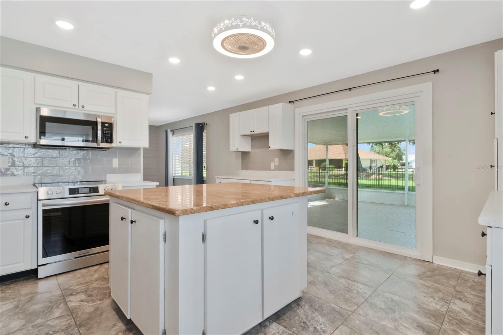 303 BARSTOW CT, SUN CITY CENTER, FL — photo 22