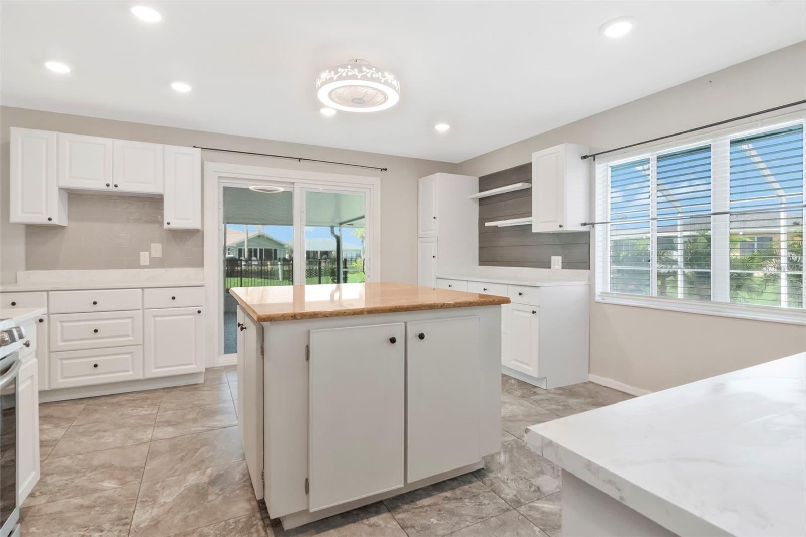 303 BARSTOW CT, SUN CITY CENTER, FL — photo 23