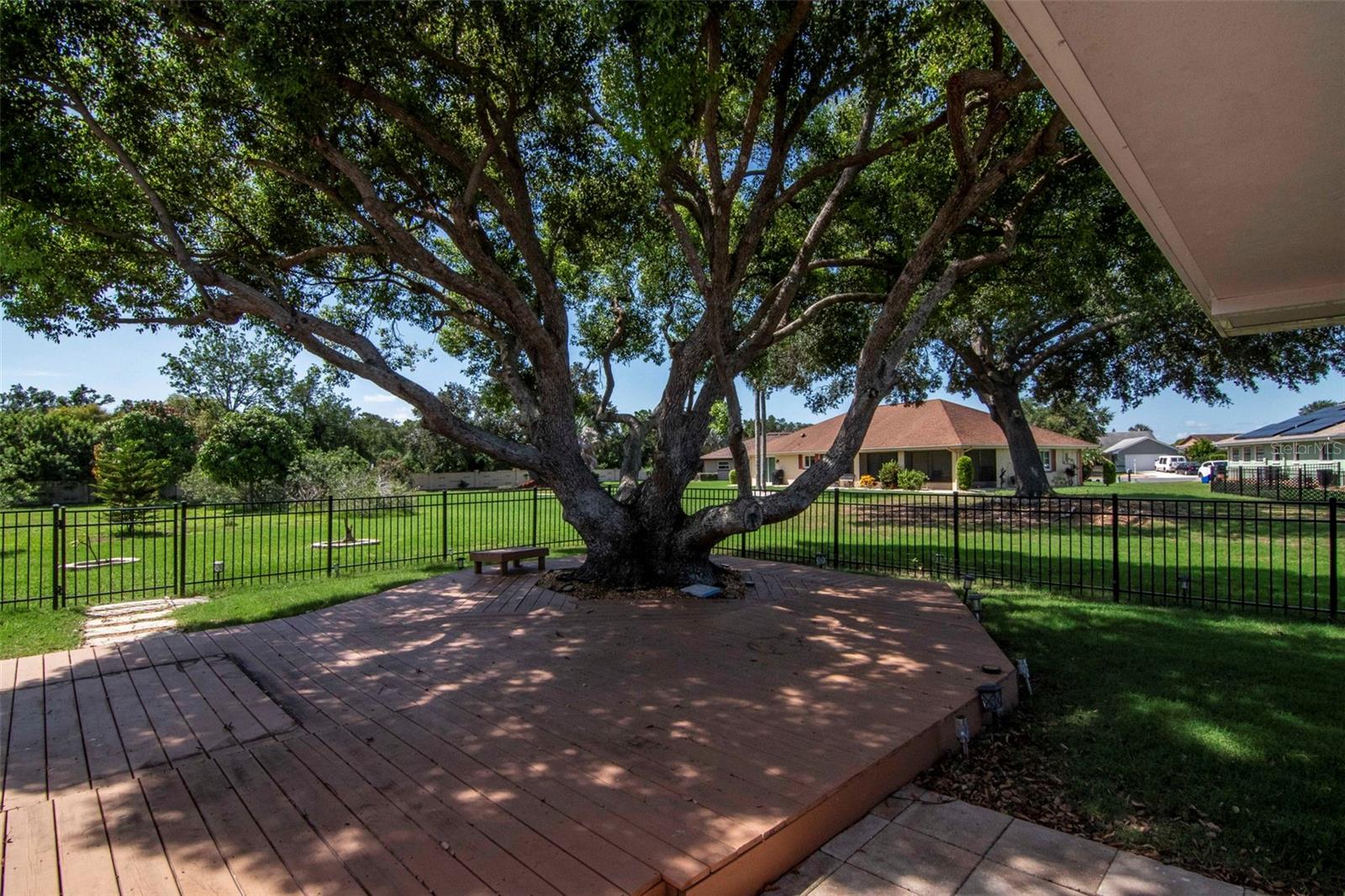 303 BARSTOW CT, SUN CITY CENTER, FL — photo 30