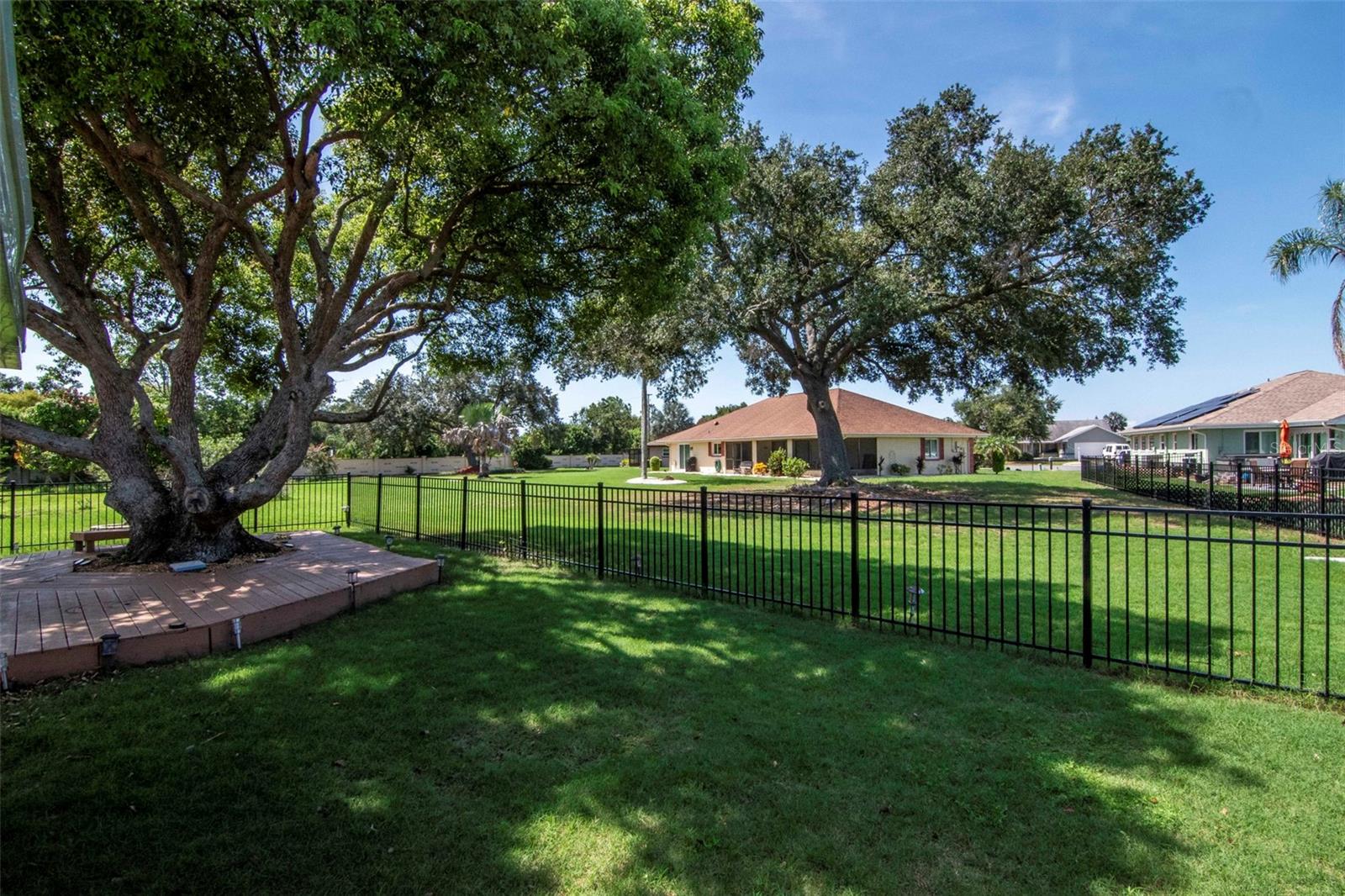 303 BARSTOW CT, SUN CITY CENTER, FL — photo 32