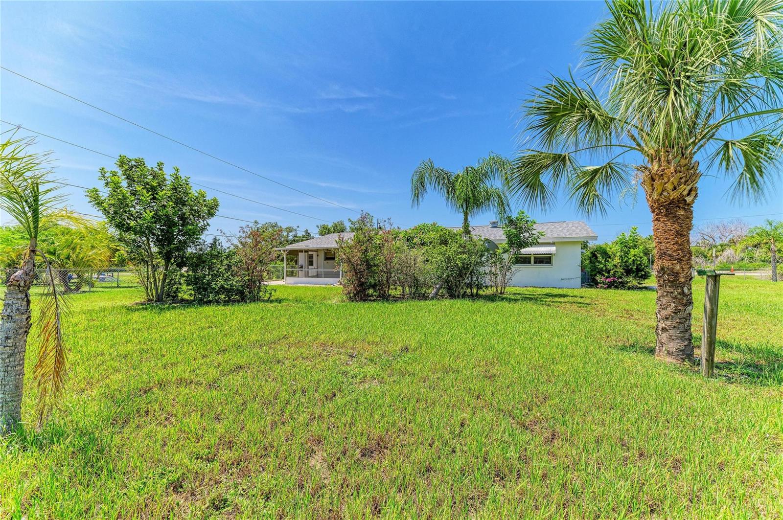 20430 EDGEWATER DR, PORT CHARLOTTE, FL — photo 32