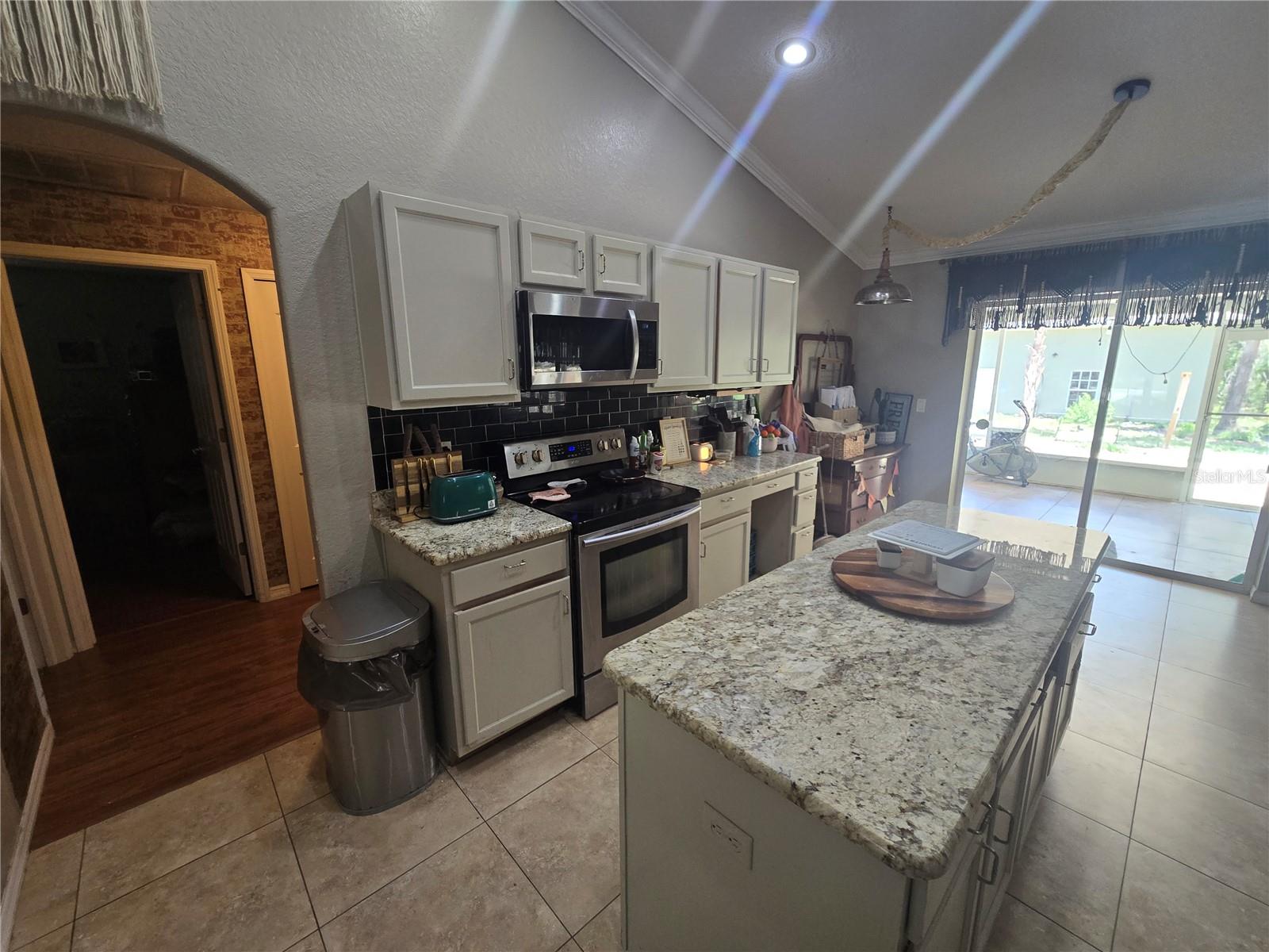 15444 MOUNT SPARROW RD, WEEKI WACHEE, FL — photo 9