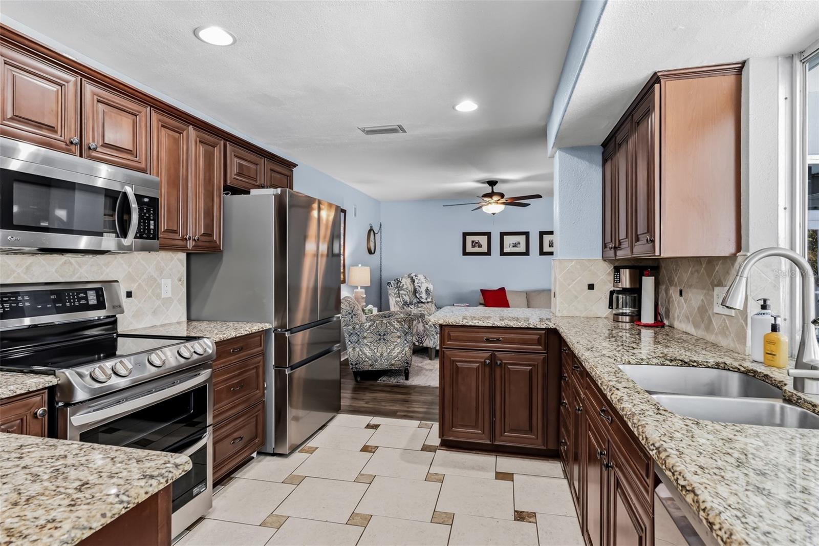 14570 TANGLEWOOD DR, LARGO, FL — photo 9