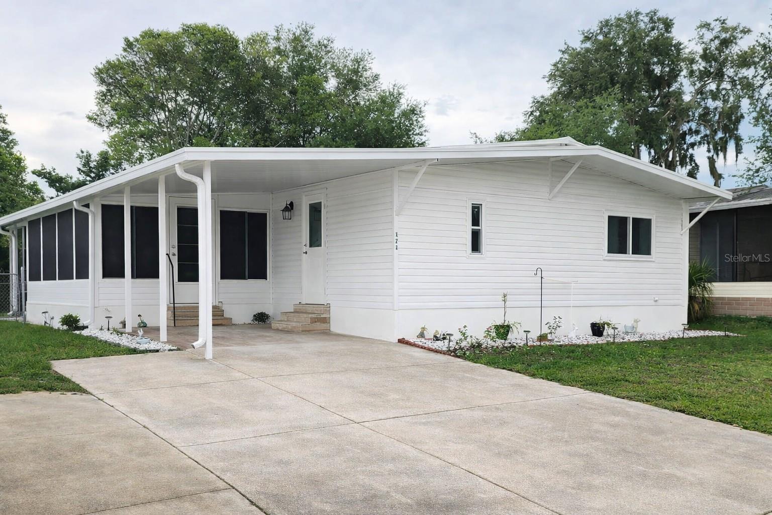 121 PINE TREE DR, DEBARY, FL