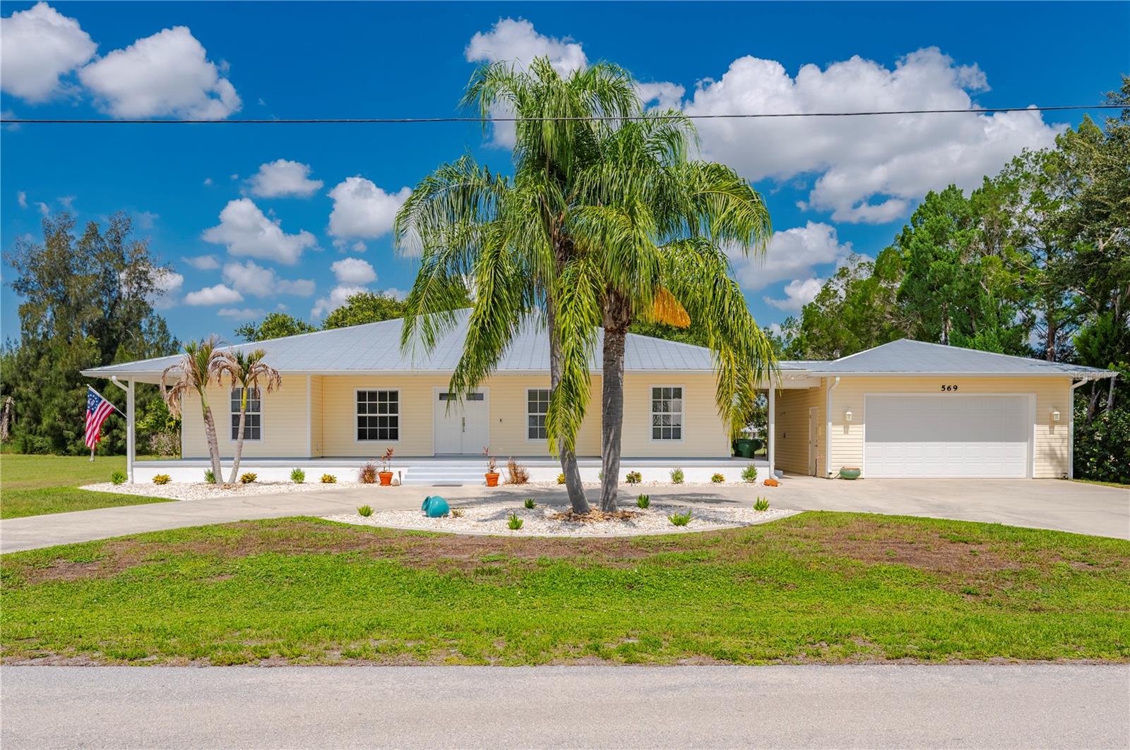 569 RIO VISTA AVE, PUNTA GORDA, FL — photo 2