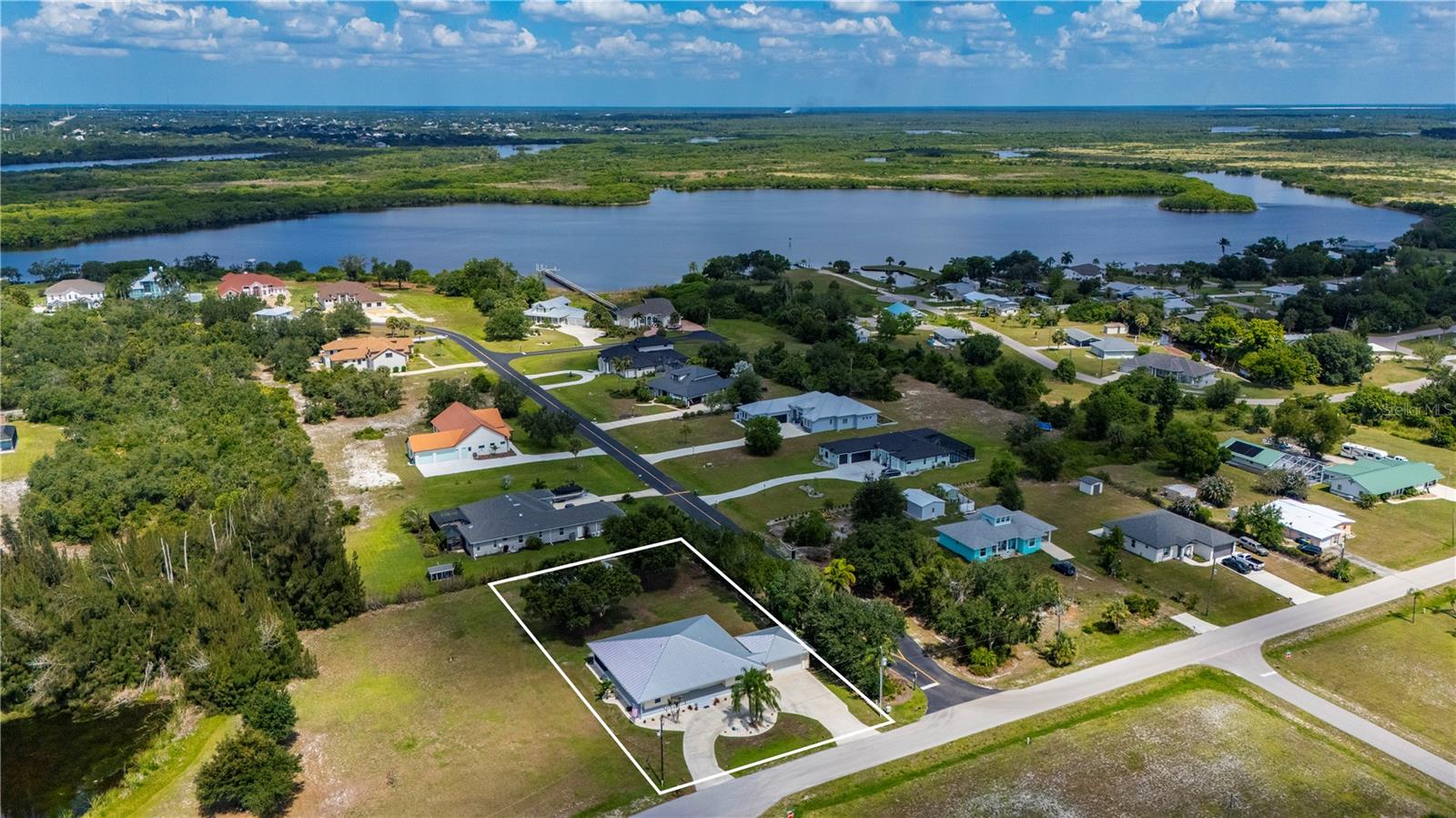 569 RIO VISTA AVE, PUNTA GORDA, FL — photo 3