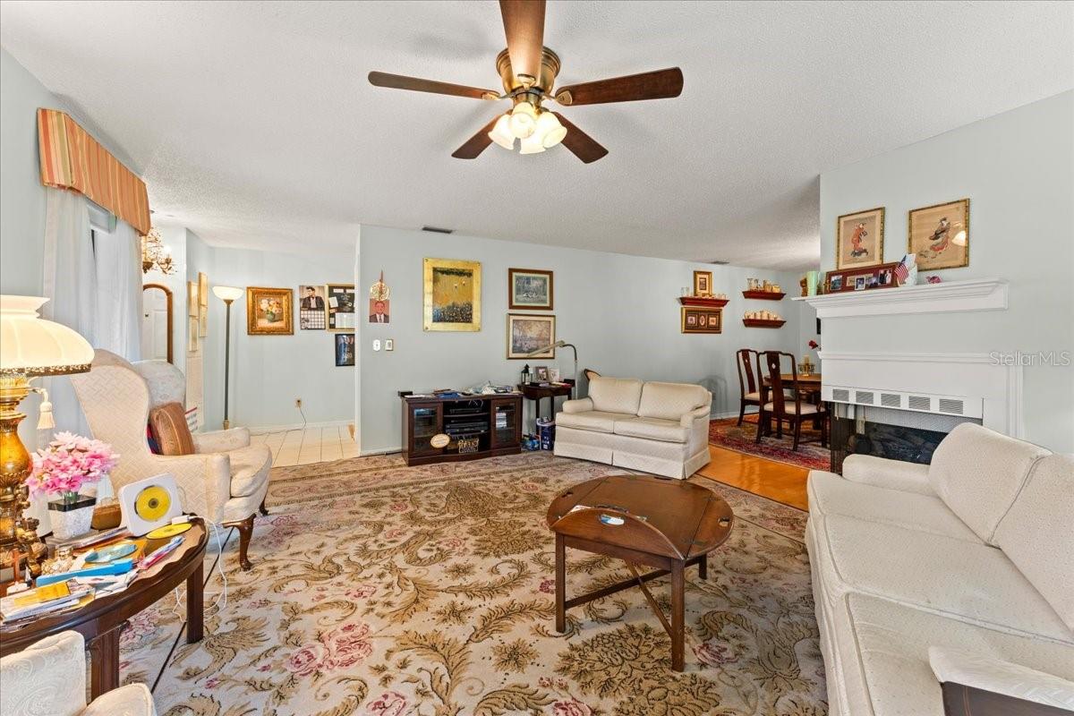 13014 VILLAGE CHASE CIR, TAMPA, FL — photo 4
