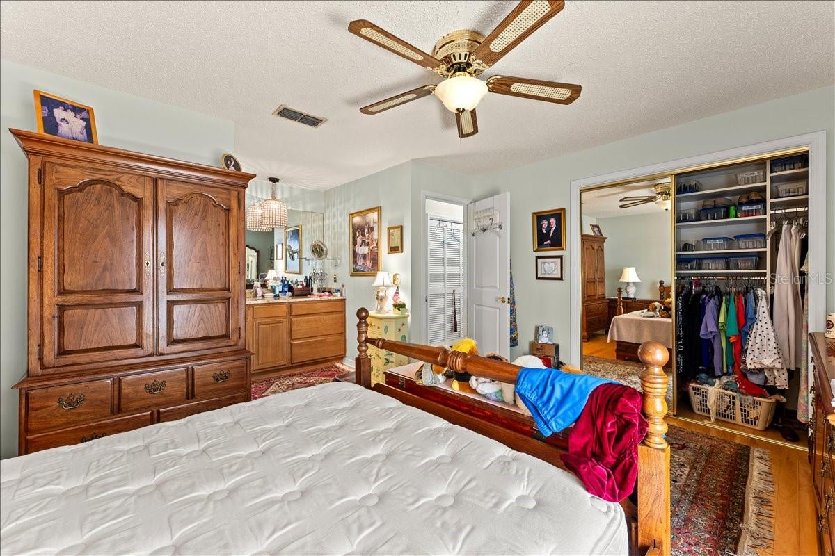 13014 VILLAGE CHASE CIR, TAMPA, FL — photo 19