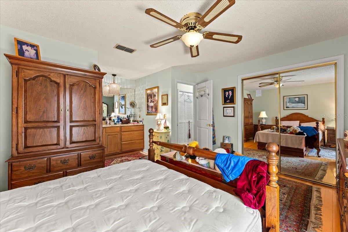 13014 VILLAGE CHASE CIR, TAMPA, FL — photo 20