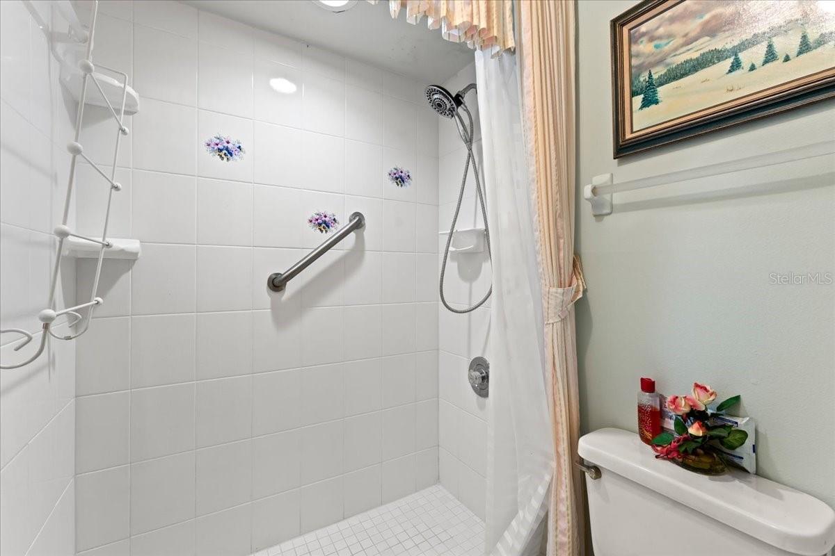 13014 VILLAGE CHASE CIR, TAMPA, FL — photo 22