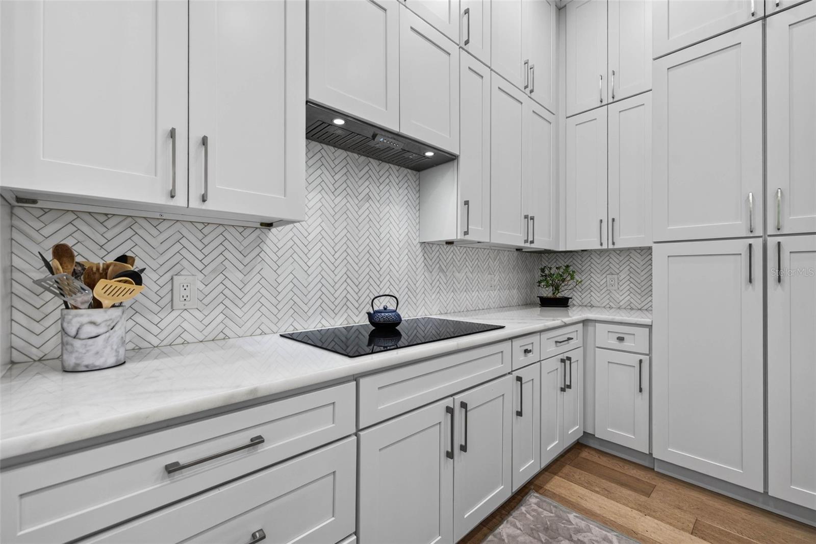 815 59TH AVE NE, ST PETERSBURG, FL — photo 16