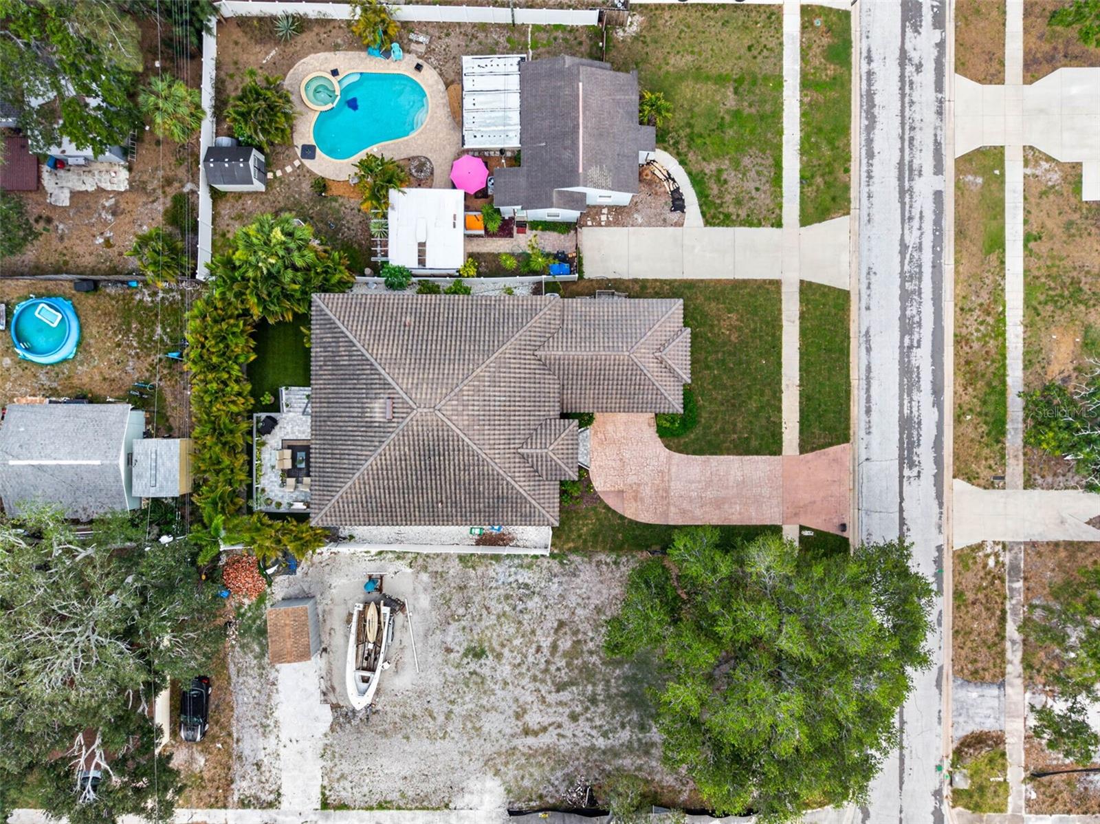 815 59TH AVE NE, ST PETERSBURG, FL — photo 38