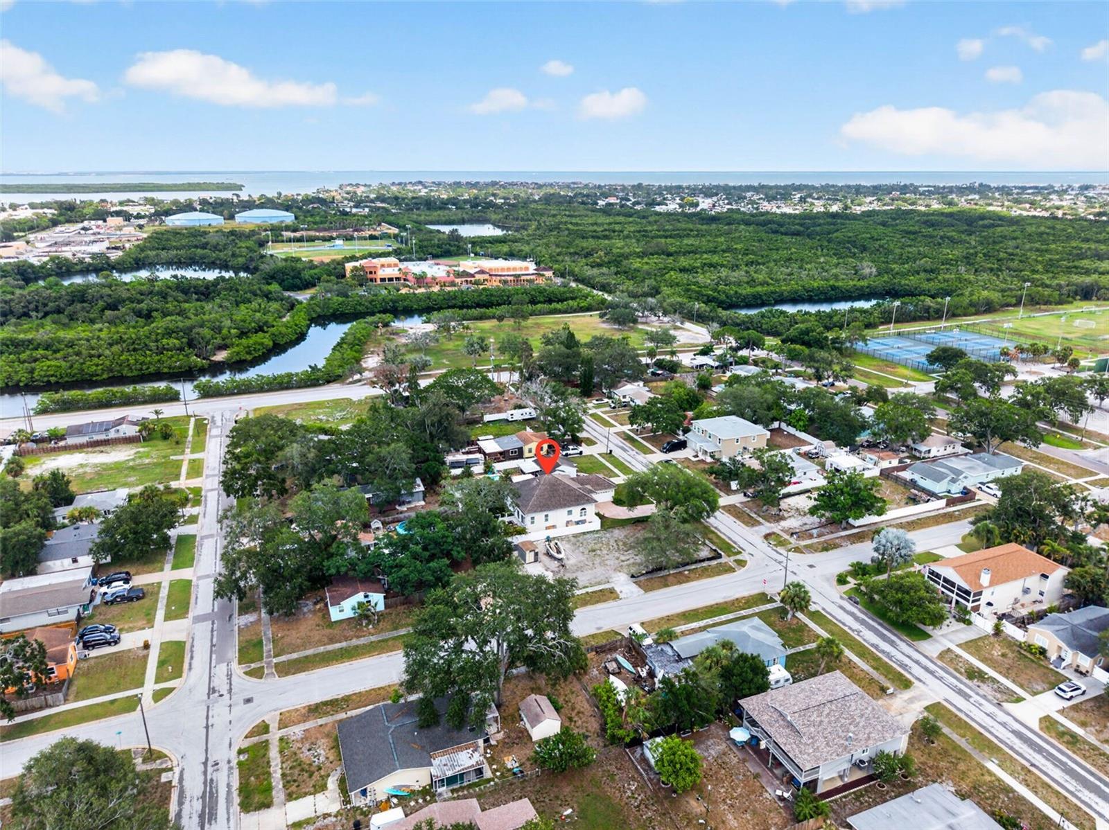 815 59TH AVE NE, ST PETERSBURG, FL — photo 39