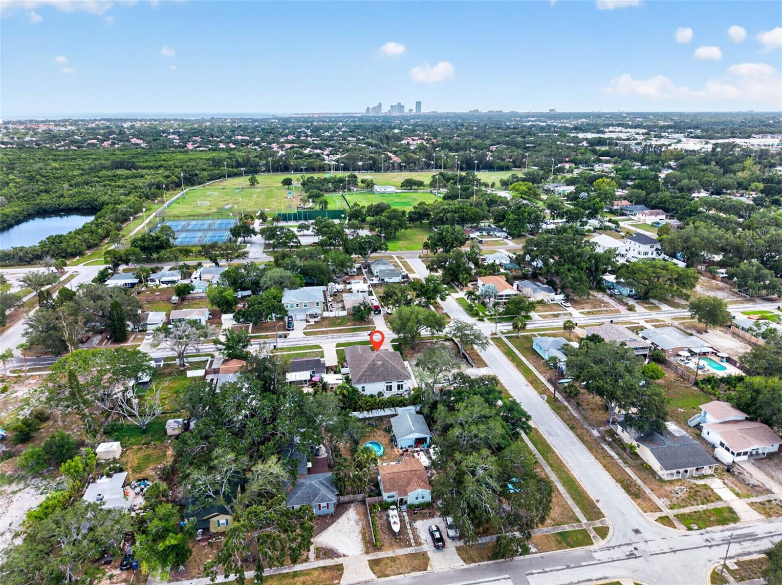 815 59TH AVE NE, ST PETERSBURG, FL — photo 40