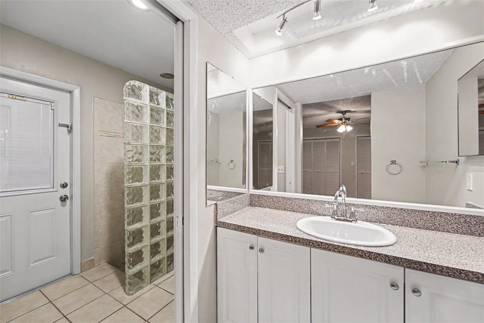 2431 GROVE RIDGE DR, PALM HARBOR, FL — photo 19