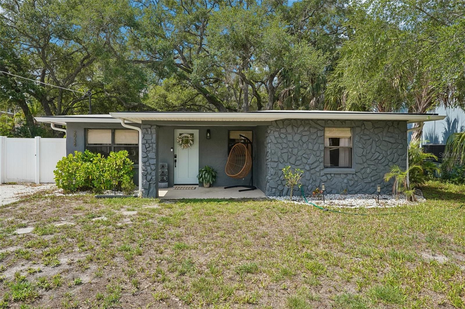 2934 W ELLIS DR, TAMPA, FL — photo 3