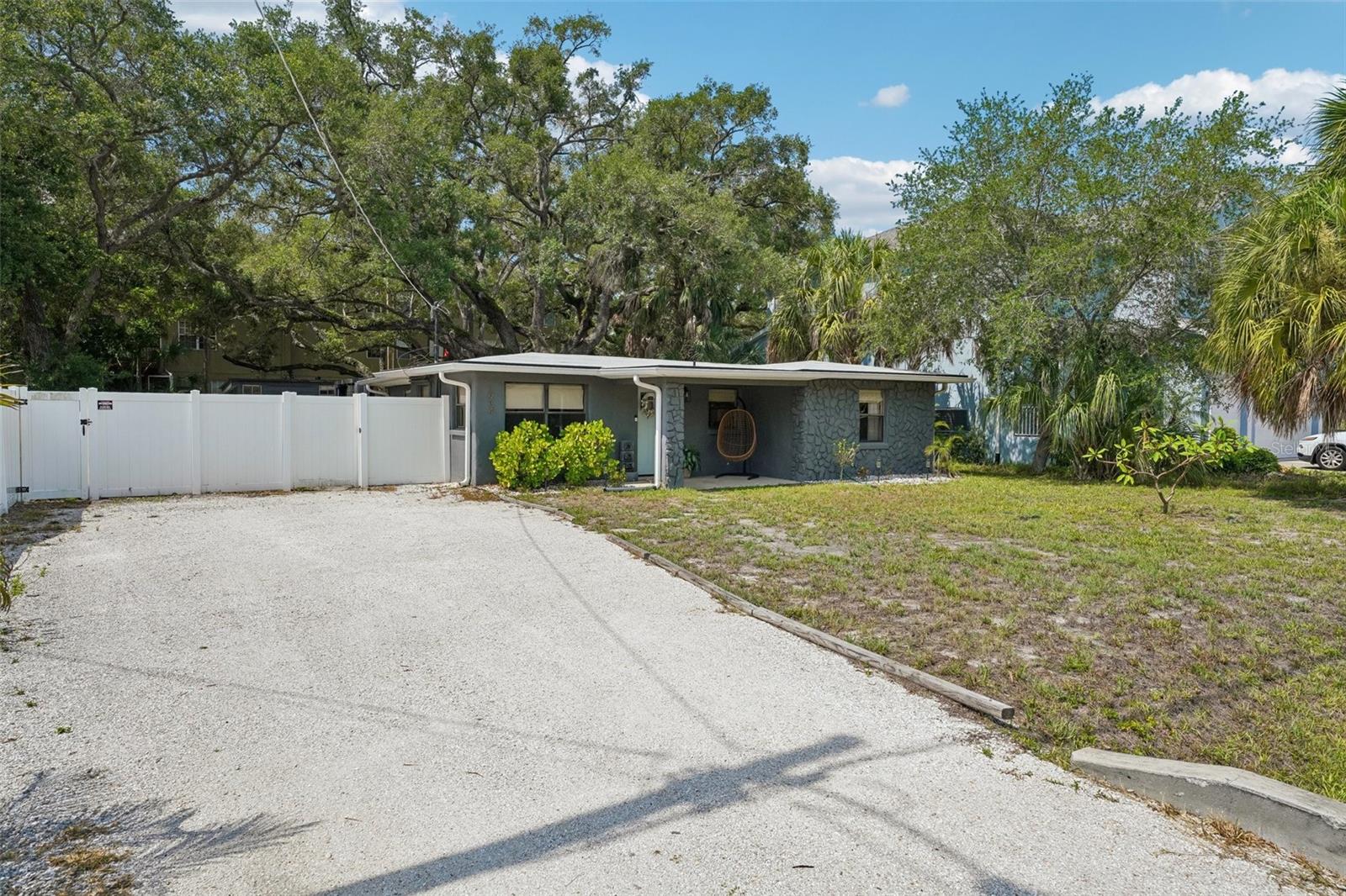 2934 W ELLIS DR, TAMPA, FL — photo 4
